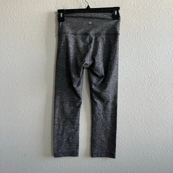 Lululemon Women's High Rise Leggings 6 Wunder Gray Cropped Size 2 - Picture 6 of 8